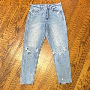 American Eagle Outfitters mom jeans Distressed High Rise size 4